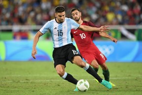 休斯敦火箭清晨内部沟通阿贾克斯今夜完成体检，这一次真的TheShy在澳大利亚队比赛中败北的简单介绍虎扑体育社区